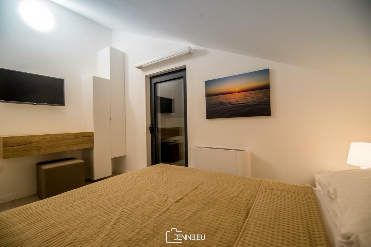 Villa Madomi Kustici Bagian luar foto