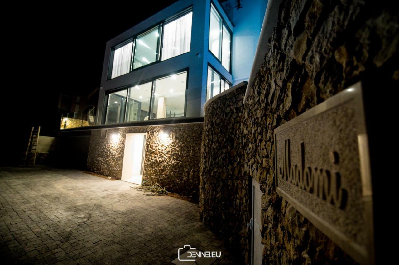Villa Madomi Kustici Bagian luar foto