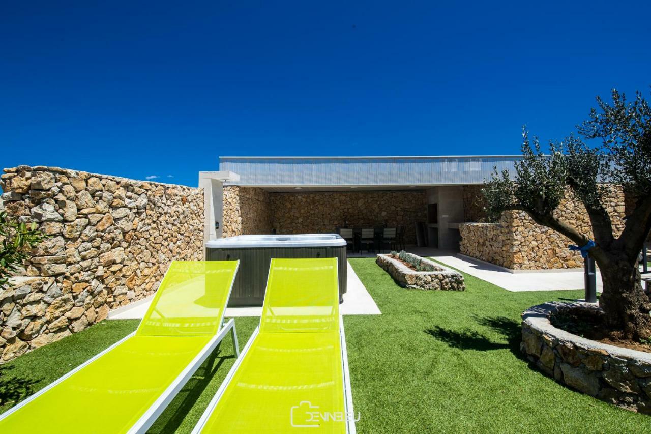 Villa Madomi Kustici Bagian luar foto