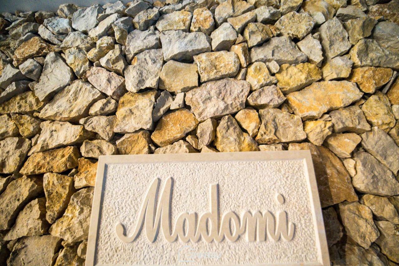 Villa Madomi Kustici Bagian luar foto