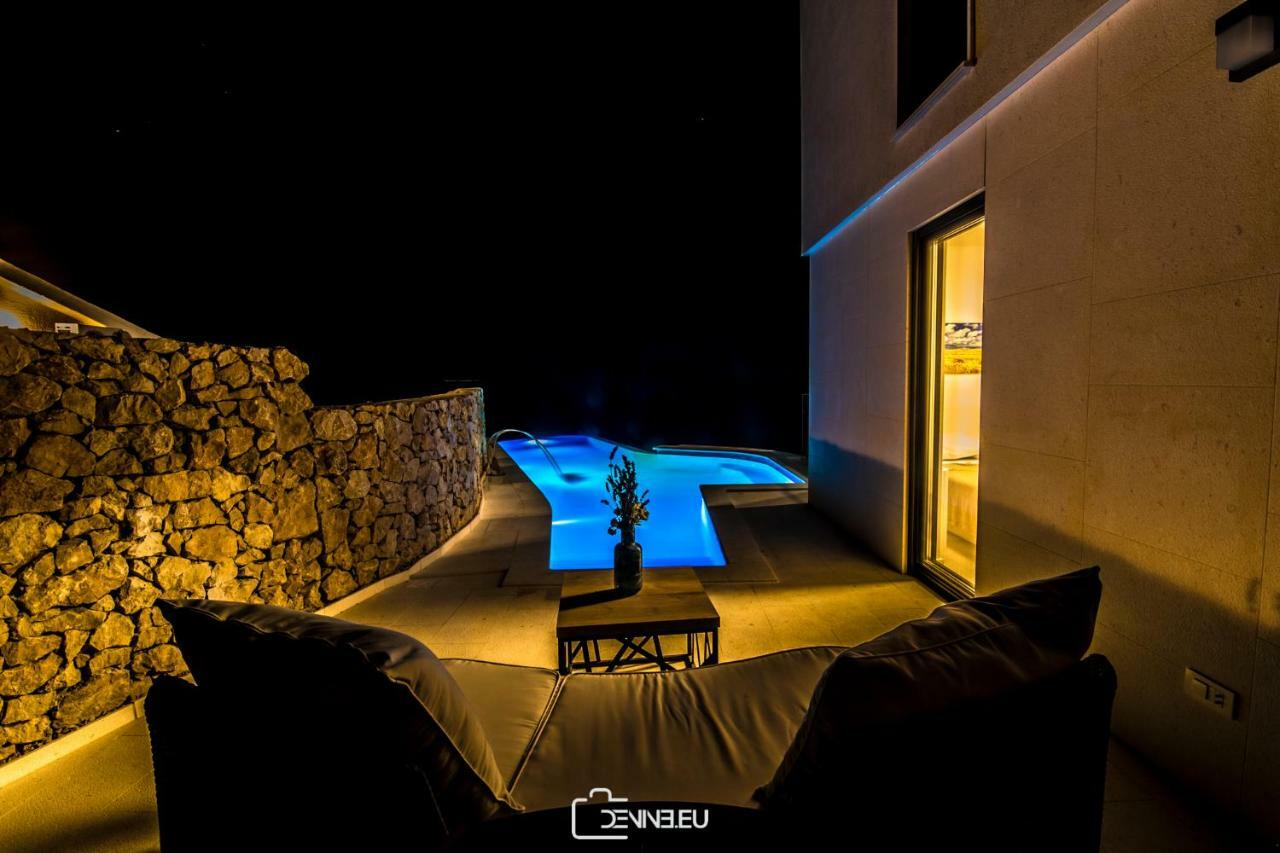 Villa Madomi Kustici Bagian luar foto